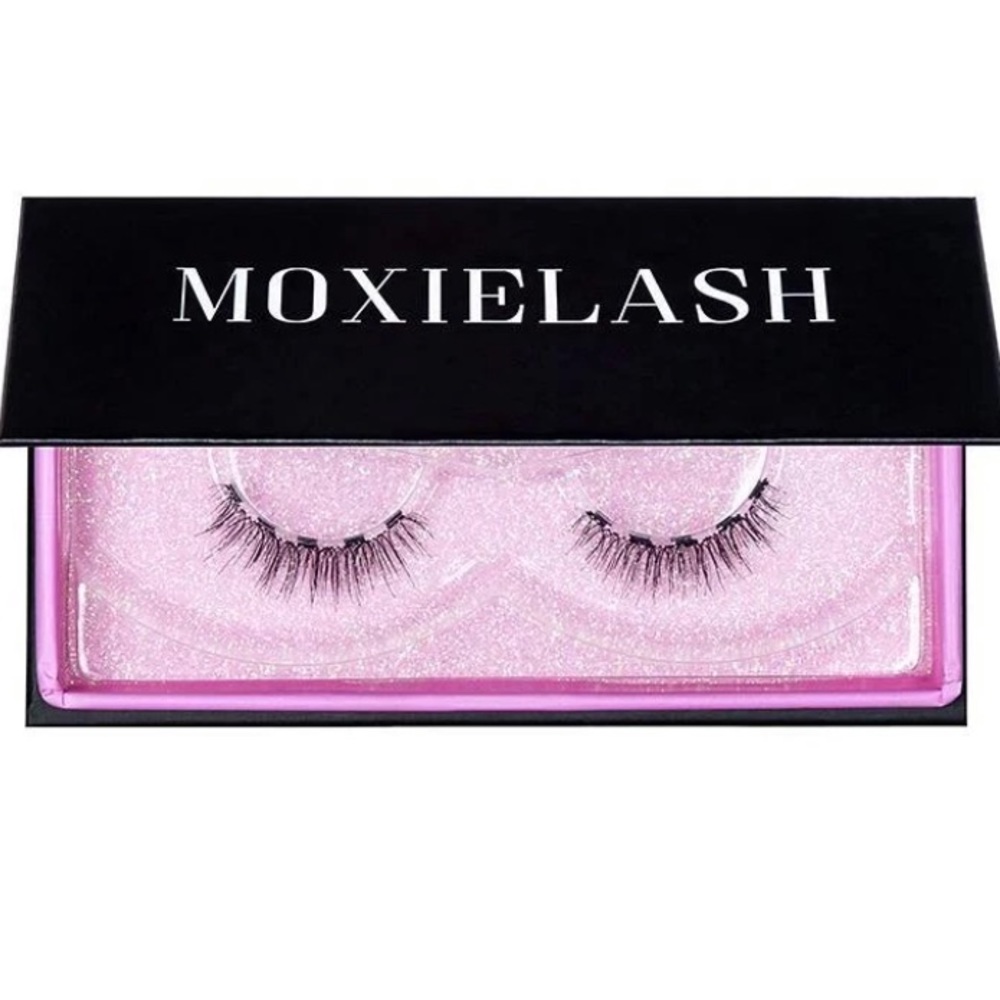 MoxieLashes “Classy Lash”